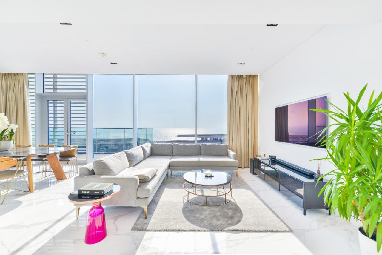 Luxe 3 Bedroom Oceanfront Apartment In The Heart Of Bluewaters Island Дубай Екстериор снимка