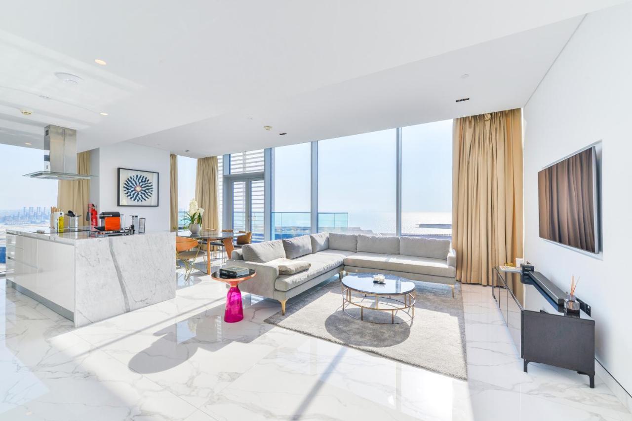 Luxe 3 Bedroom Oceanfront Apartment In The Heart Of Bluewaters Island Дубай Екстериор снимка