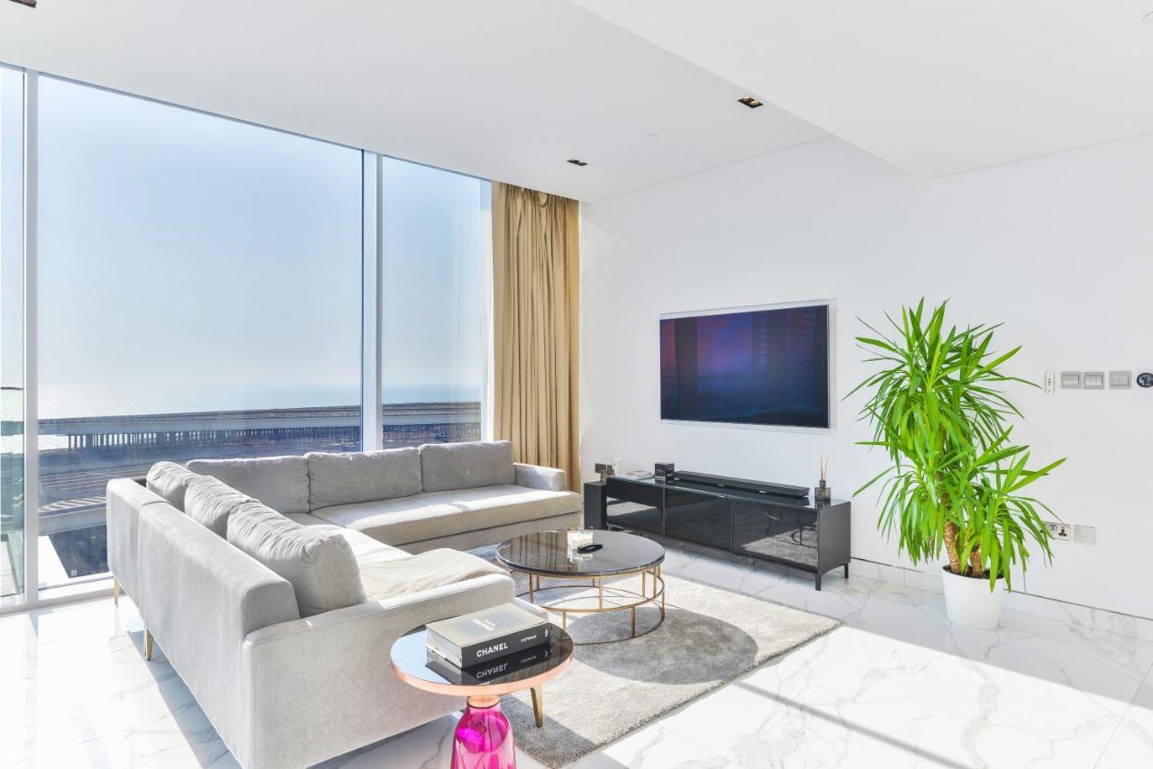 Luxe 3 Bedroom Oceanfront Apartment In The Heart Of Bluewaters Island Дубай Екстериор снимка