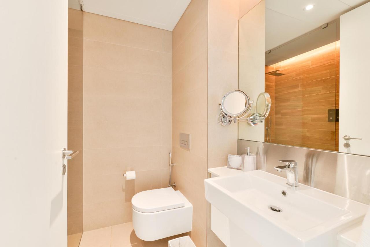 Luxe 3 Bedroom Oceanfront Apartment In The Heart Of Bluewaters Island Дубай Екстериор снимка